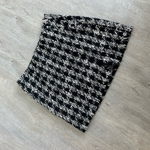 EXCELLENT condition H&M tweed skirt - Picture 3 of 3